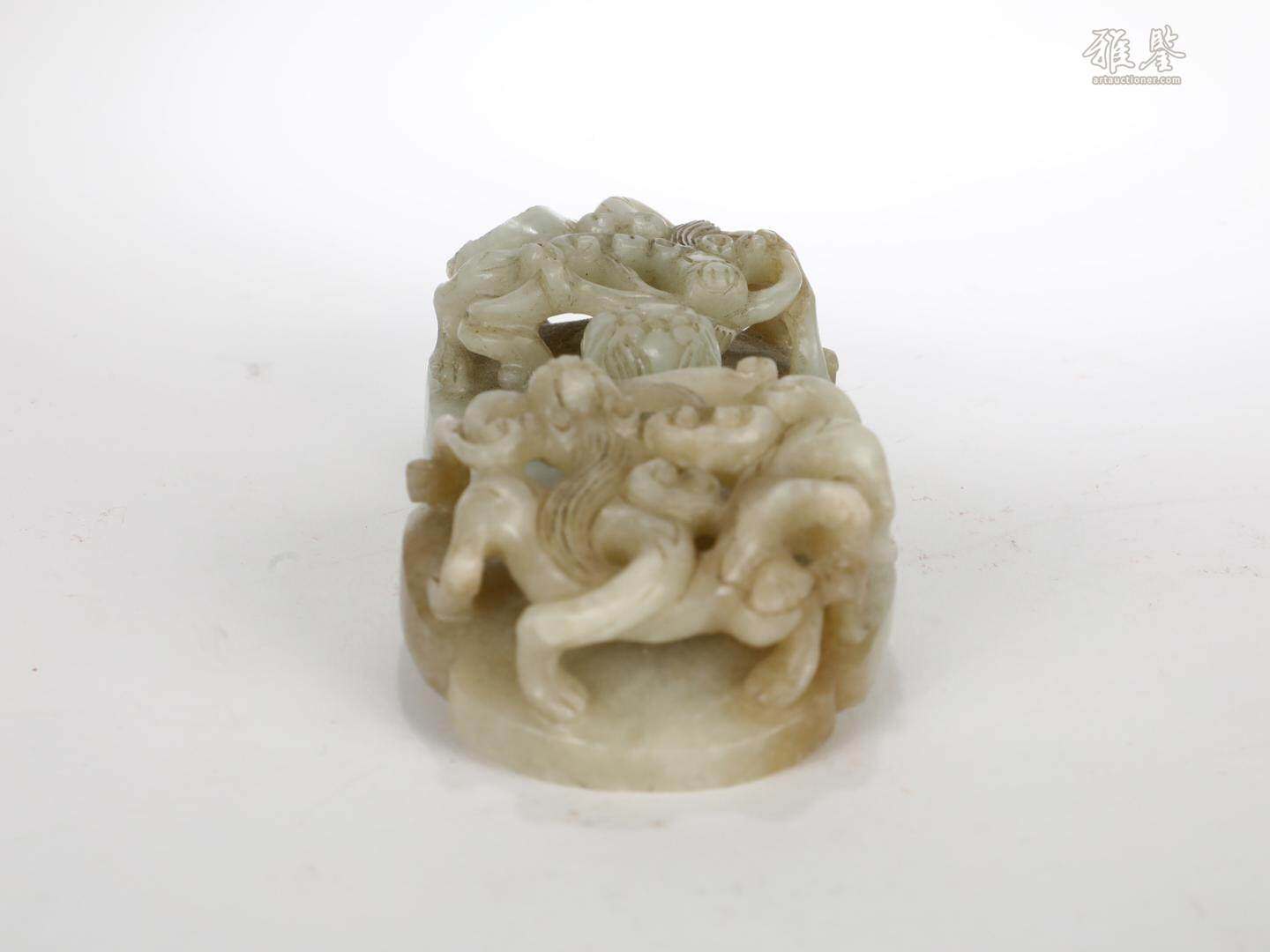 清 白玉龍紋帶扣